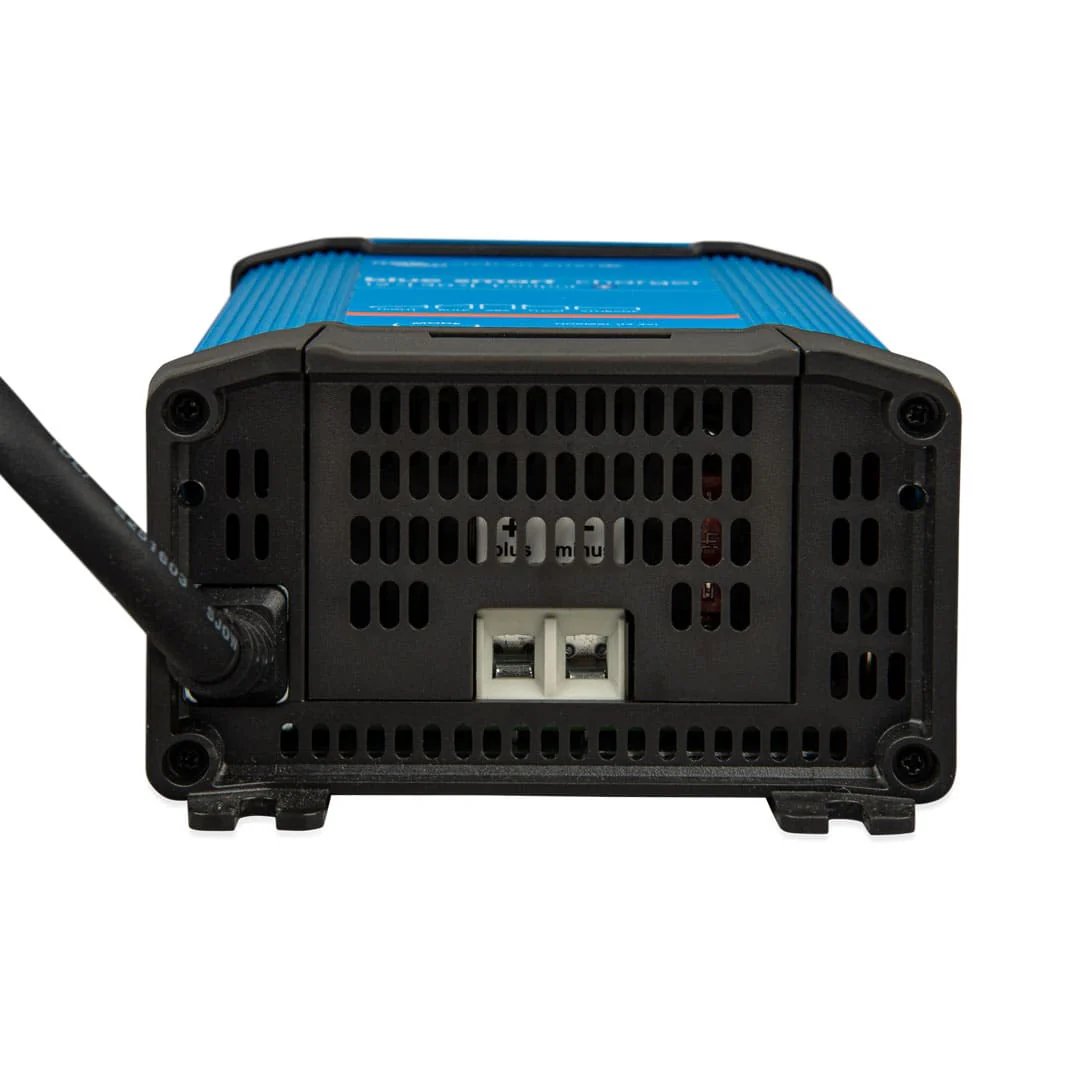 Victron Blue Smart IP22 Charger 12/30 (1) 230V AU/NZ - BPC123047012 - Image 3